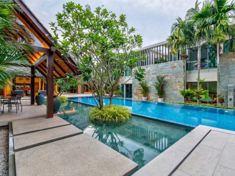 Expansive-Courtyard-Luxury-Villa-in-Layan-45