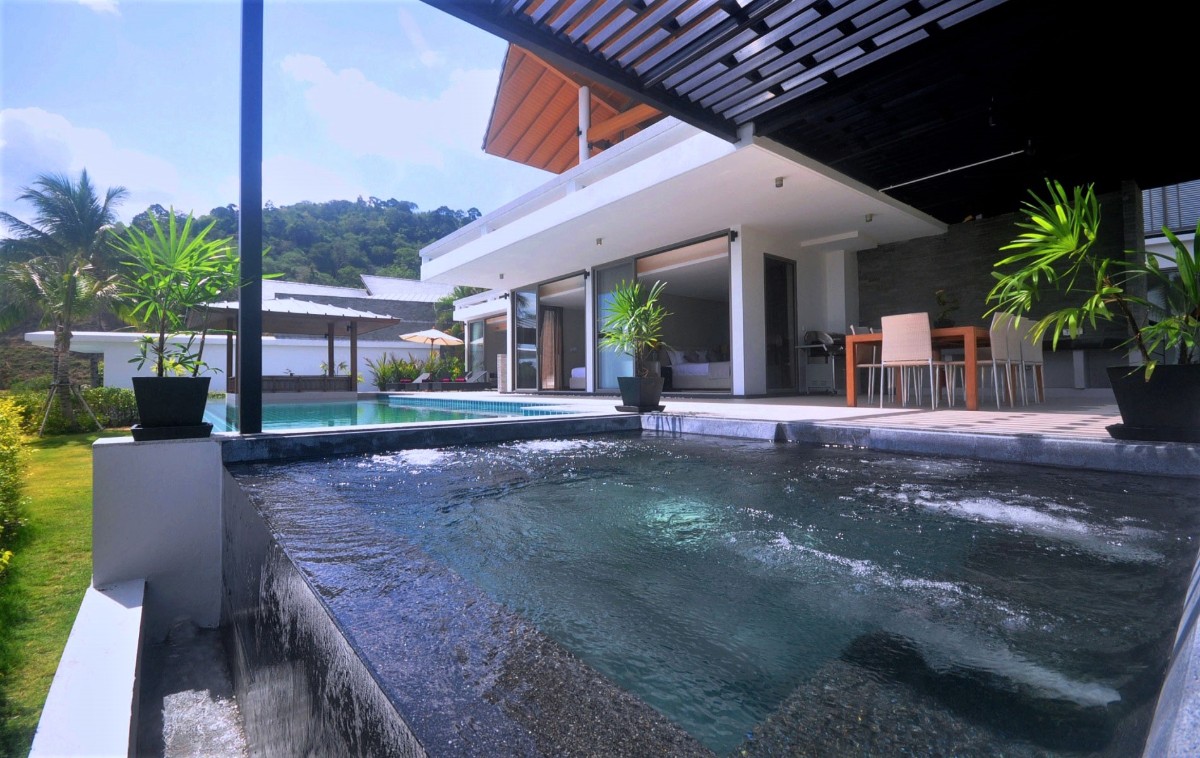Seaview Villa in Northern End of Patong Bay