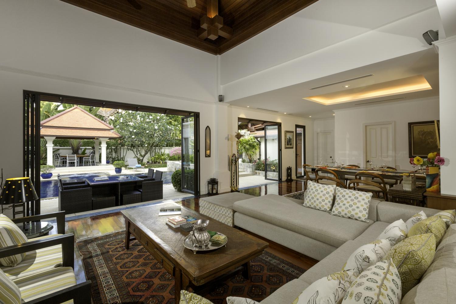 Fashionable, large 5-bedroom villa, with pool view in Sai Taan project, on Bangtao/Laguna beach