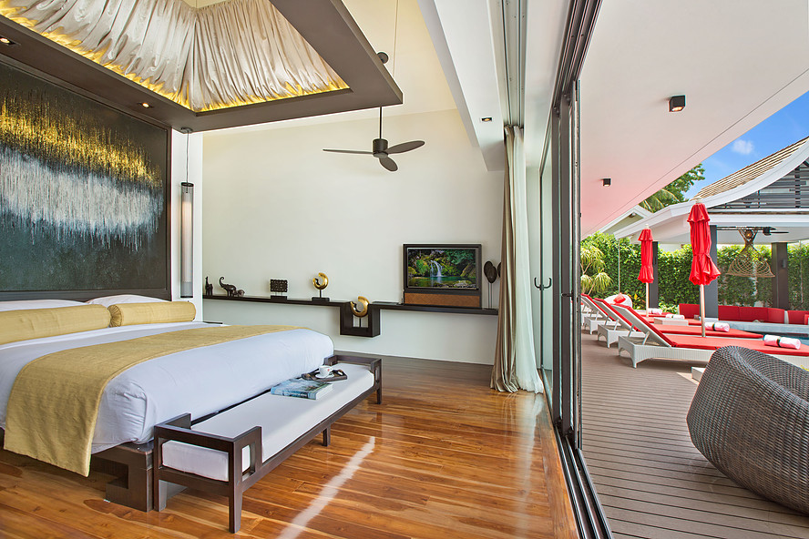 Beachside Koh Samui 5-Bedroom Villa for Sale