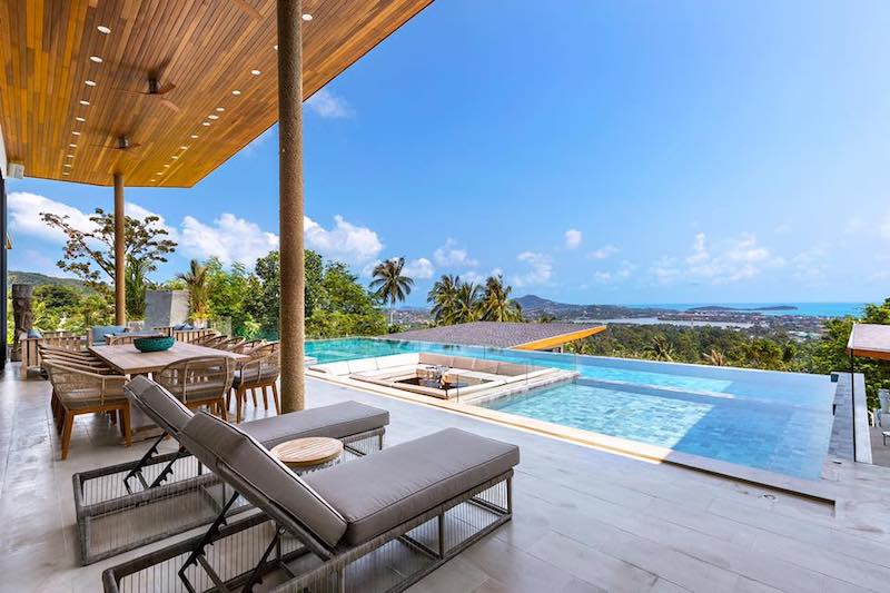 Palatial 6-Bedroom Villa for Sale with Stunning Sea Views