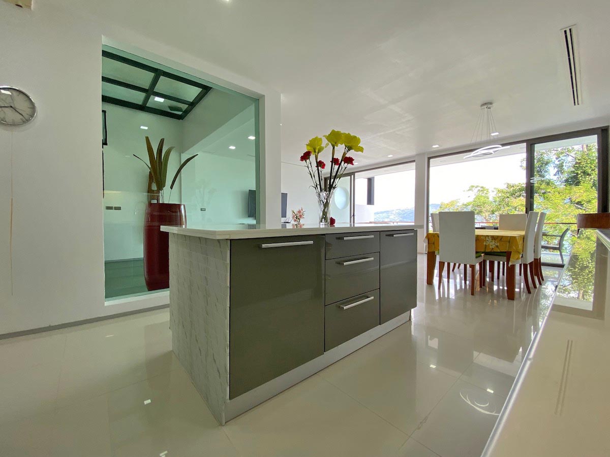 Bayside Seaview Townhome in Patong